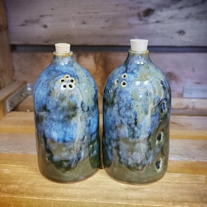 Pottery salt and pepper shakers / handmade / ceramic salt and pepper shakers / kitchen and dining / dining table / dining / gift for cooks