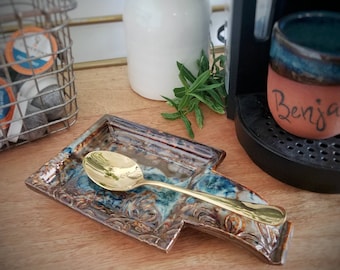 Soporte para cucharas de cerámica / posacucharas / posacucharas de cerámica / Regalo para él / cerámica hecha a mano / decoración de cocina / soporte para utensilios / Día de la Madre