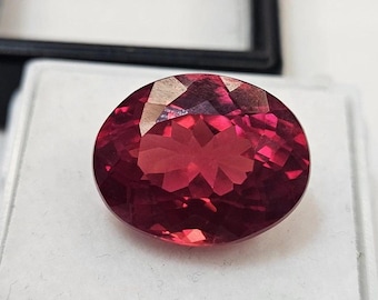 Rubis du Mozambique taille ovale : 12-14 carats, pierre rouge naturelle
