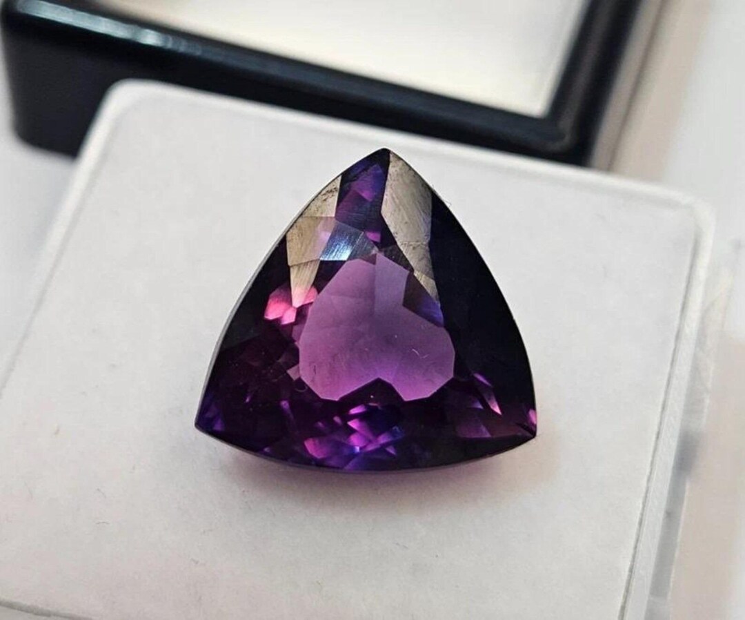 Bi-colour Alexandrite Trillion Cut Loose Gemstone 6-8 Ct - Certified ...
