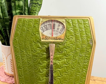 Vintage Avocado Royal Bathroom Scale | Retro  Green & Gold Mid-Century Decor | 60s 70s Embossed Vinyl Analog Weight Scale | MCM Gold Decor