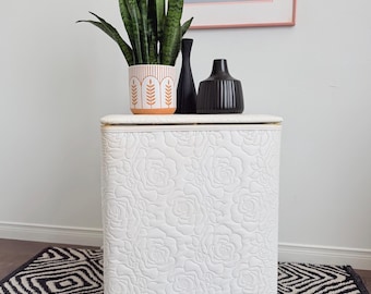 Vintage Quilted white Flower Laundry Hamper | 70s Rose Floral Vinyl Basket | Hollywood Regency Bathroom Decor | Grandmacore Laundry Bin