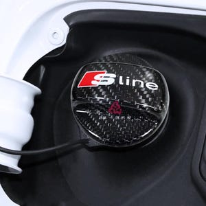 Tapa de combustible de fibra de carbono auténtica, embellecedor interior S Line para coche, tapa de depósito de gasolina premium, decoración de fibra de carbono brillante para accesorios Audi.