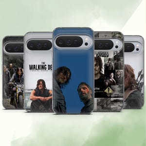 Peut inclure: Une collection de cinq coques de téléphone avec des images de personnages de "The Walking Dead". Les coques présentent diverses scènes, notamment des personnages à moto, des portraits et le titre de la série.