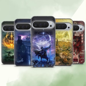 Puede incluir: Cinco fundas para teléfono con diseños de arte de fantasía únicos. Las fundas presentan imágenes de un mago, un paisaje urbano y otras escenas de fantasía. Las fundas están hechas de un material transparente con una barra de cámara negra.