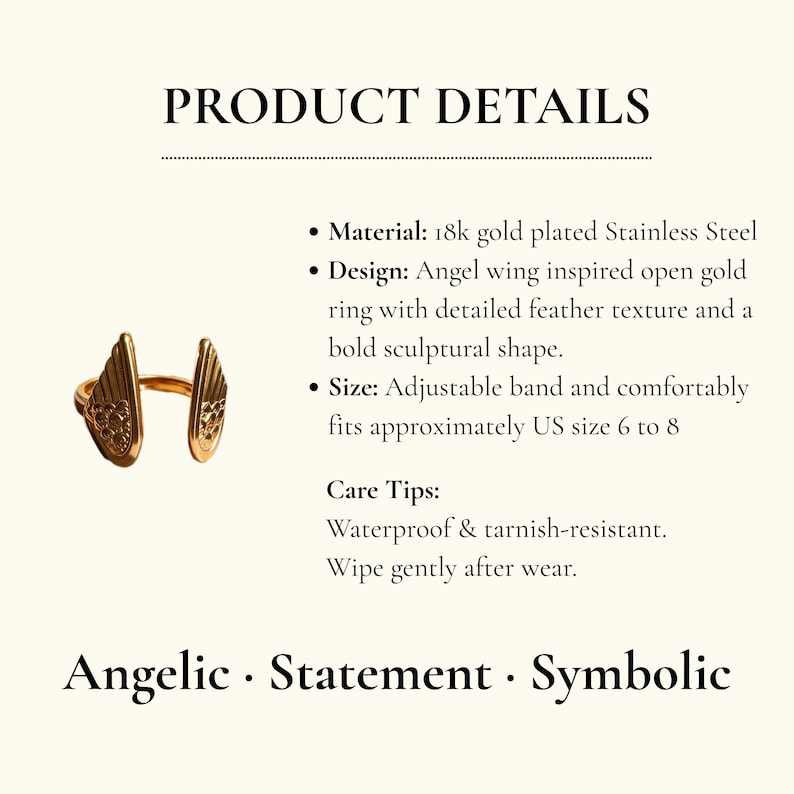 Może przedstawiać: Pozłacany pierścionek ze stali nierdzewnej z motywem skrzydła anioła. Pierścionek ma szczeg&oacute;łową fakturę pi&oacute;r i odważny rzeźbiarski kształt. Regulowana opaska pasuje na rozmiary od 11 do 16. Tekst brzmi "Angelic. Statement. Symbolic."