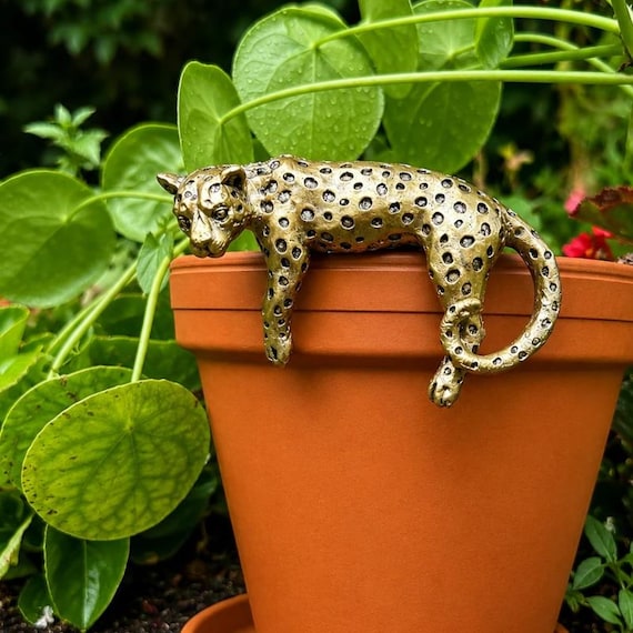 Goldfarbener Leoparden-Blumentopf-Hänger | Safari-Dekoration aus Kunstharz | 9 cm