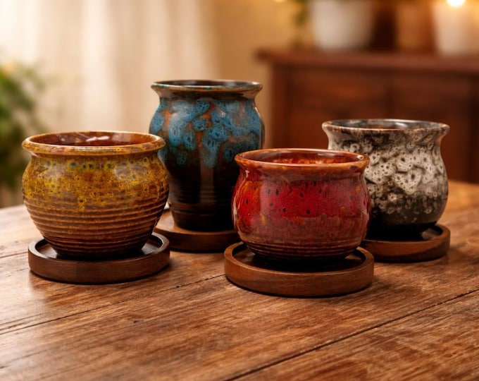 Bunte Keramik-Blumentöpfe mit Drainageloch & Untersetzer aus Akazienholz