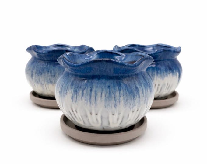 Blauer Keramik-Pflanzentopf mit Drainageloch & Untersetzer aus granit-farbenem Ton