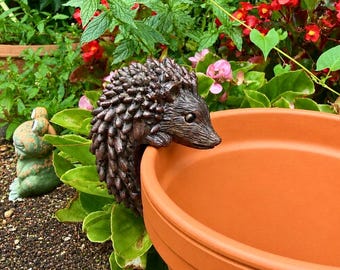 Igel-Blumentopf-Deko aus Harz - 9 cm | Hängende Topffigur | Garten & Pflanzen Deko – Geschenkidee