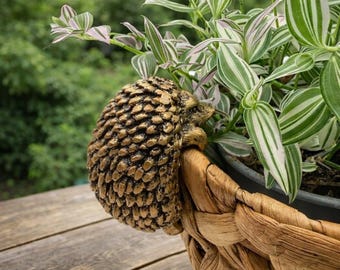 Igel-Blumentopf-Deko aus Harz | Hängende Topf Figur in Gold oder Kupfer | Garten & Pflanzen Deko – Geschenkidee