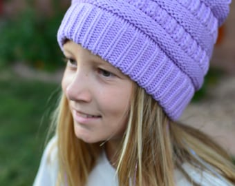 Hell lila gestrickte Beanie - Handgemachte weiche Wintermütze