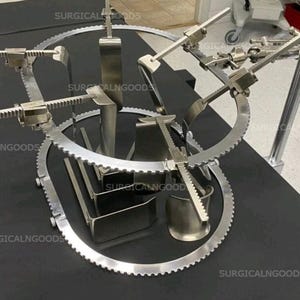 Sistema de retrator abdominal auto-retentor