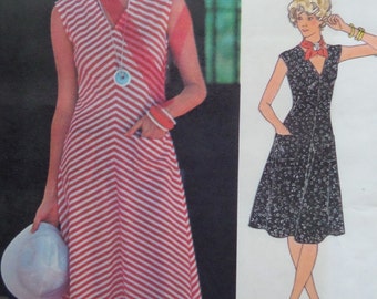 FIT FLARE DRESS Pattern • Butterick 4776 • Miss 12 • Knit Pullover Dress • V Neckline • Sewing Patterns • Womens Patterns • WhiletheCatNaps