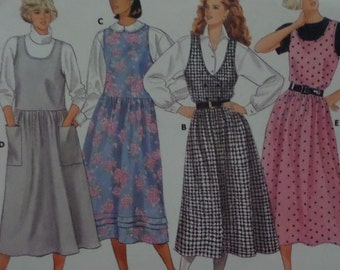 LOW WAIST JUMPER Pattern • Butterick 3961 • Miss 6-10 • Scoop Neck • Back Zip Jumper • Sewing Patterns • Womens Patterns • WhiletheCatNaps