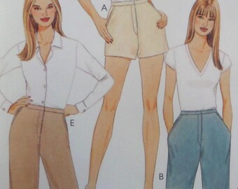 Cropped Pants Pattern: McCalls 4389, Miss 8-14, Uncut, Walking Shorts, Slant Pockets, Womens Sewing Patterns, WhiletheCatNaps