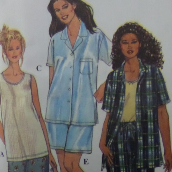 PAJAMAS Pattern • Simplicity 8922 • Womens 26W-32W • Pull On Pants • Knit Top • Shorts • Sewing Pattern • Womens Patterns •  WhiletheCatNaps