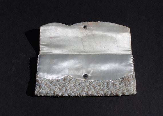 Vintage White Pearl and Sequin Silk Clutch - image 5