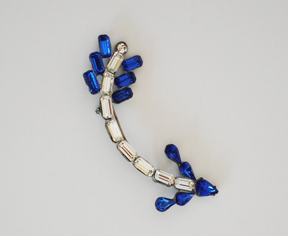 Vintage Art Deco Blue Arrow Rhinestone Brooch - image 2