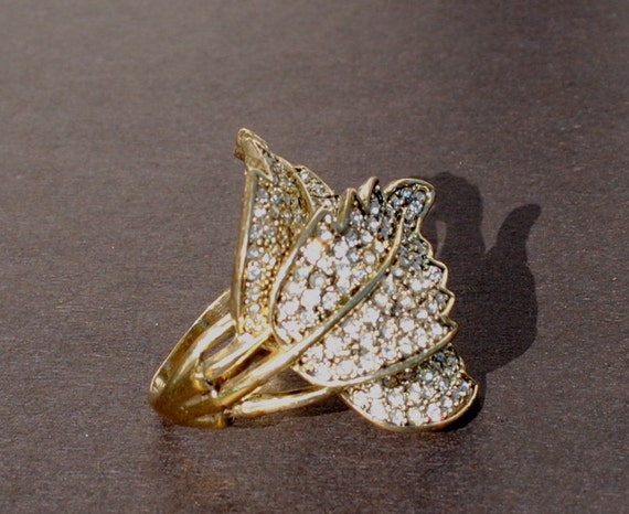 Gold Three Leaf Rhinestone Ring - image 5