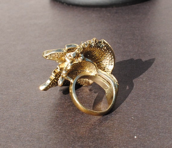 Gold Three Leaf Rhinestone Ring - image 3