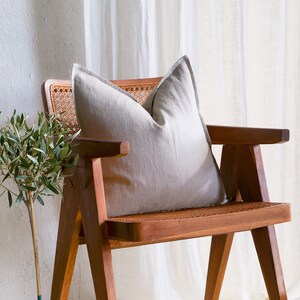 Linen throw pillow cover in various colors, Natural pillow covers with zipper, Knife edge linen pillowcase, Lumbar cushion cover