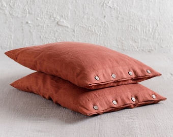 Linen pillowcase with buttons, 1pc., Burnt orange linen pillowcases with coconut buttons closure, Burnt orange bedding