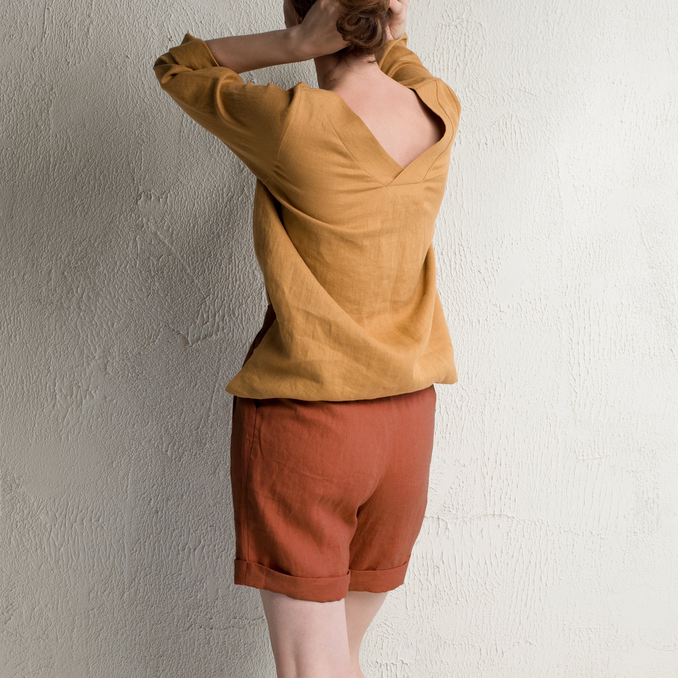 LINEN-LOOK TEXTURED SHORT W/ ZIP POCKETS