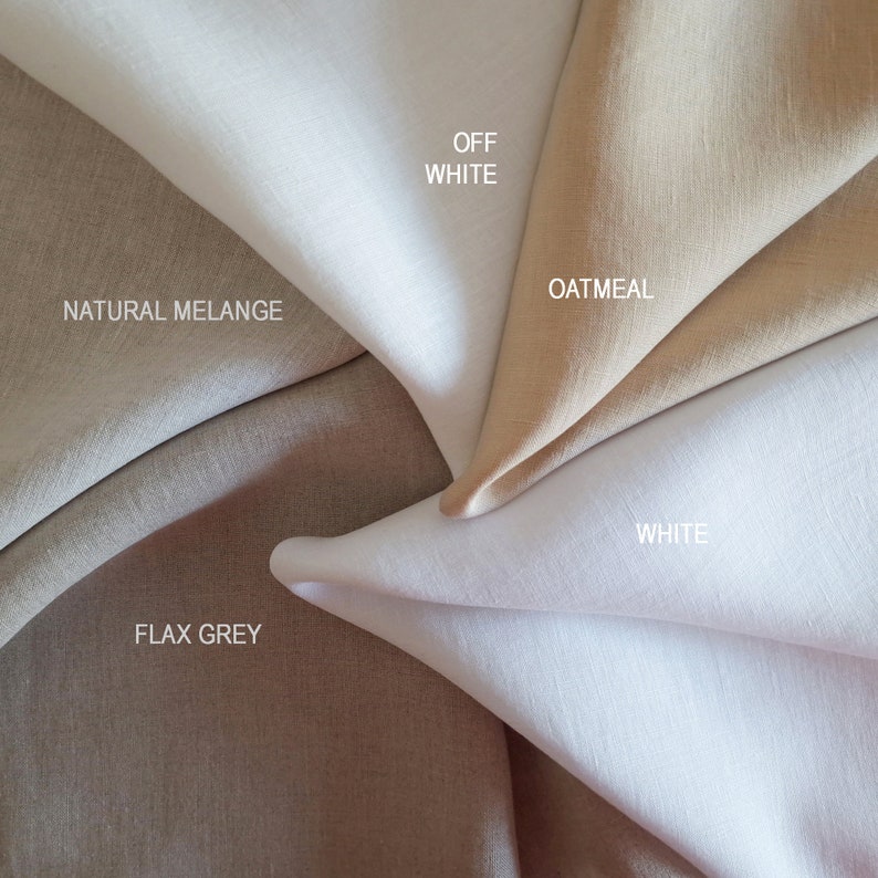 Puede incluir: Cinco muestras de tela en diferentes tonos de beige, blanco y gris. Las muestras est&aacute;n etiquetadas como "Natural Melange", "Flax Grey", "Oatmeal", "Off White" y "White".