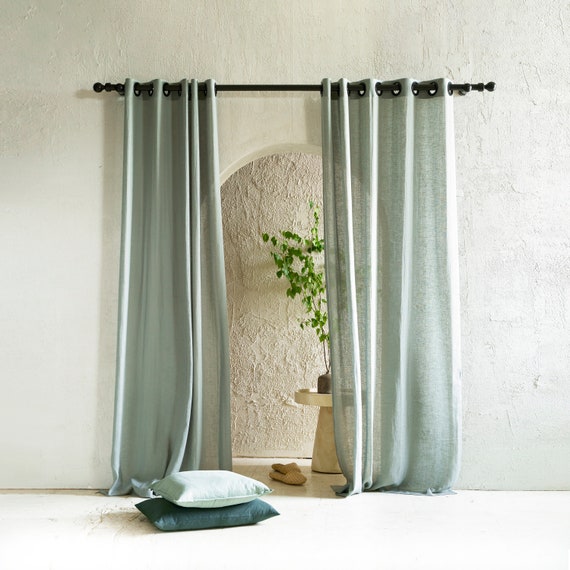 What are Grommet and Eyelet Curtains?