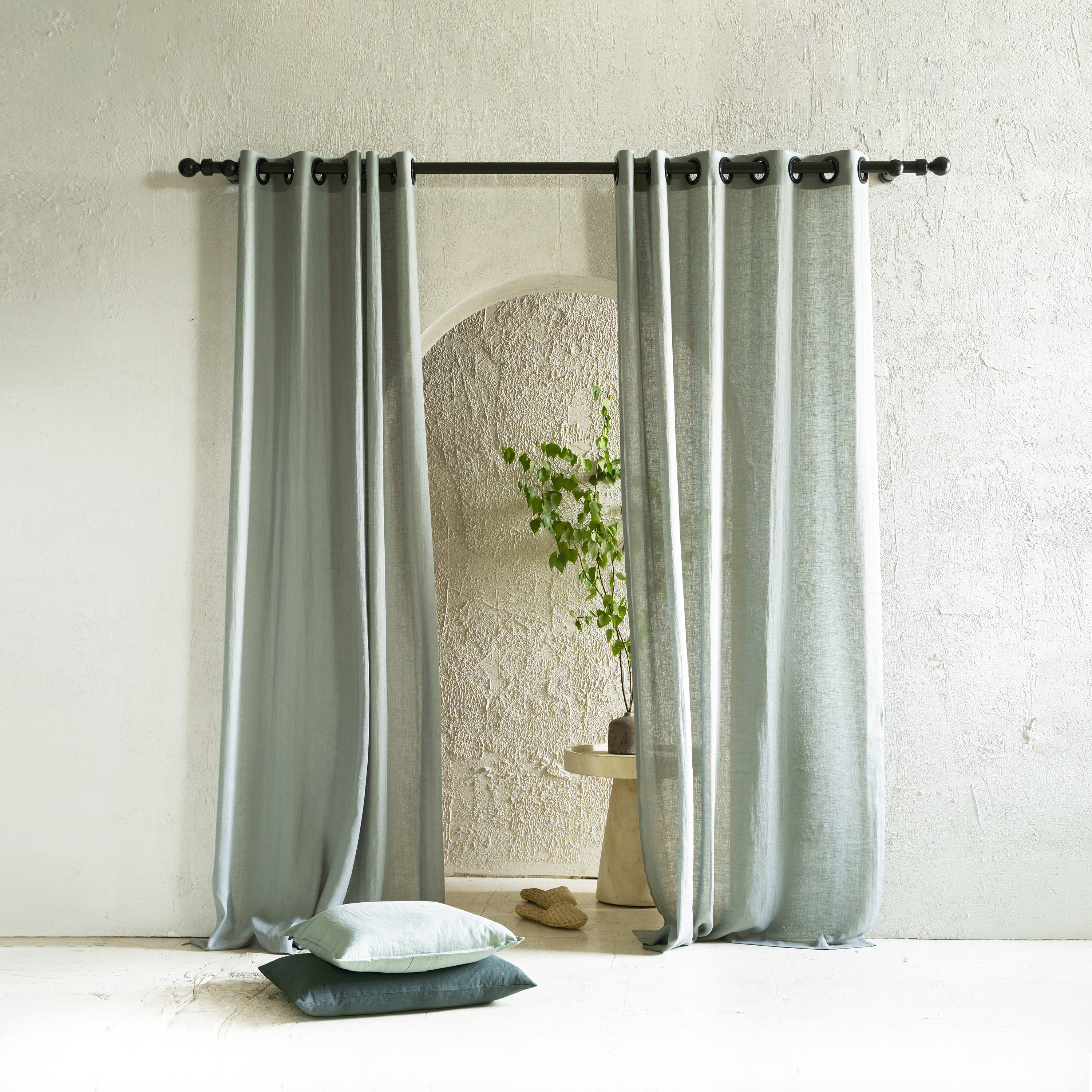 Plastic or metal grommets / eyelets top for custom made curtains. – Ikiriska