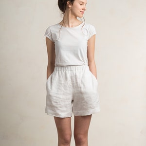 Linen shorts with pockets, White linen shorts for woman, Elastic waist shorts, Handmade linen clothing 画像 1