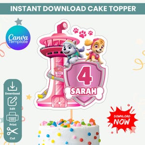 Puede incluir: Un adorno para pastel rosa y blanco con el texto "INSTANT DOWNLOAD CAKE TOPPER". El diseño incluye un escudo rosa con el número 4 y el nombre "SARAH", personajes de dibujos animados y una torre. El adorno para pastel está diseñado para colocarse encima de un pastel.
