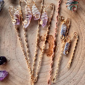 Estacas colgantes de cristal con forma de planta, recubiertas de cobre: decoración curativa hecha a mano.