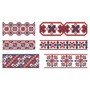 Könnte beinhalten: Sechs gestickte Muster in Rot, Weiß und Blau. Die Designs zeigen geometrische und florale Motive, angeordnet in horizontalen Bändern. Diese Muster eignen sich für Bastelprojekte.