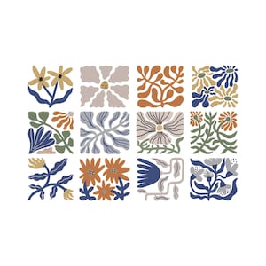 Può includere: Una collezione di dodici disegni floreali quadrati in vari colori, tra cui giallo, arancione, blu e grigio, su sfondo bianco. Ogni quadrato presenta un'illustrazione unica e stilizzata di un fiore o pianta, creando un motivo coeso e diversificato.