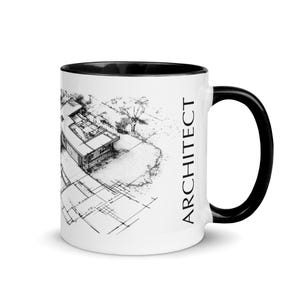 Könnte beinhalten: Weißer Keramikbecher mit schwarzem Innenraum und Henkel. Der Becher zeigt eine schwarz-weiße Architekturskizze und das Wort "ARCHITECT" vertikal auf der Seite gedruckt.