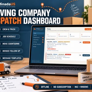 Könnte beinhalten: Ein Laptop mit der Softwareoberfläche Moving Company Dispatch Dashboard, umgeben von Umzugskartons, einem Spielzeug-Umzugswagen, einem Klemmbrett mit einem Umzugsplan und einer Tasse mit der Aufschrift Good Moves Ahead auf einem Holztisch.