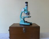 1970s Tasco Deluxe Microscope Lab Set - 900X Power scope - Japan - Wood case with handle