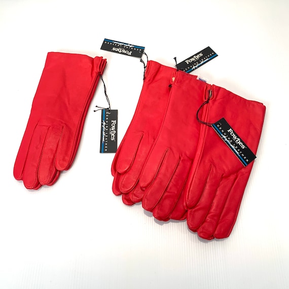 Red gloves - Gem