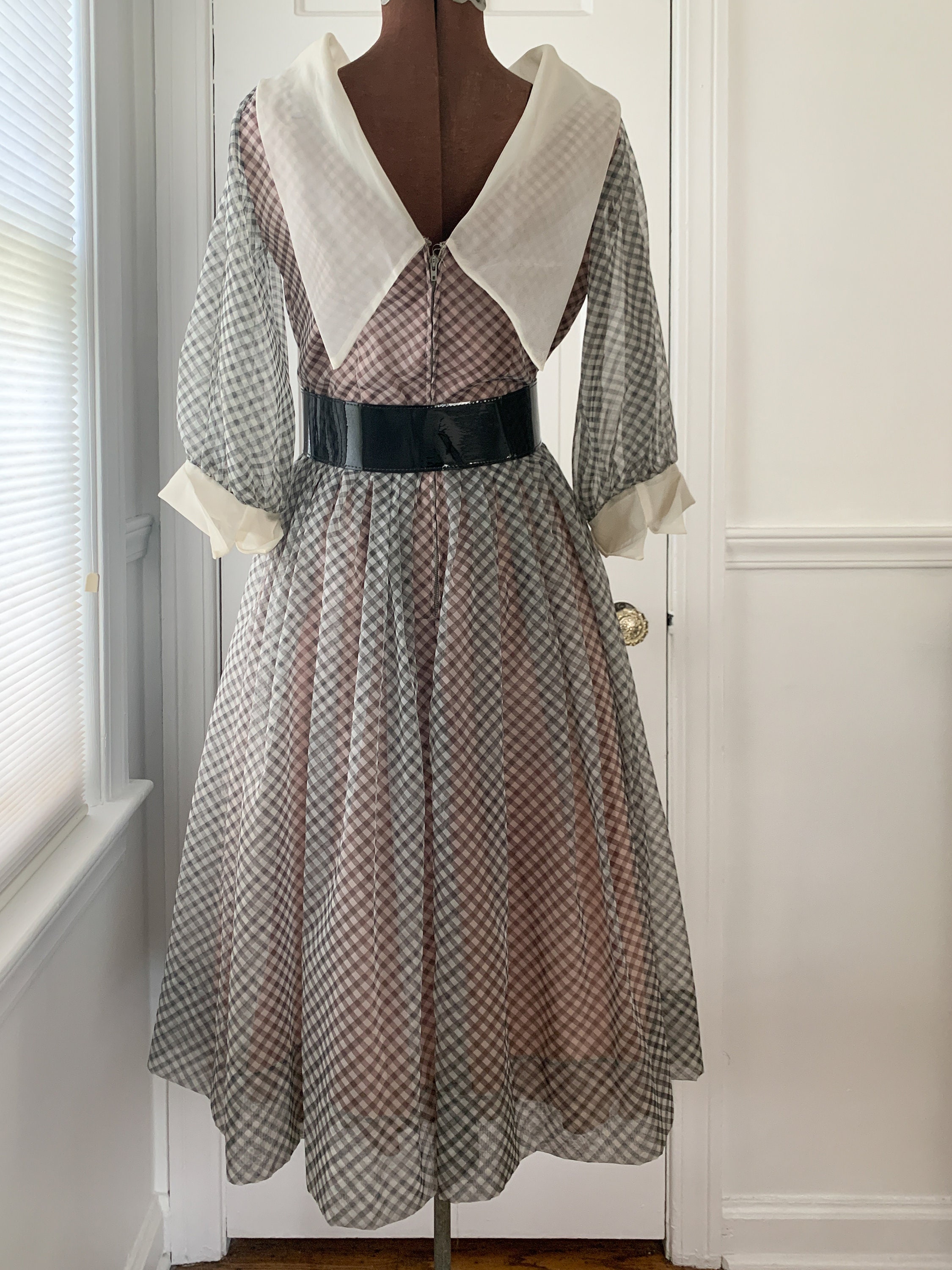 Vintage 1950s white and gray gingham check dress with full circle skirt