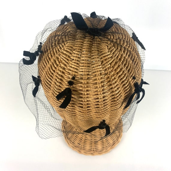 Vintage 50s/60s black netting hat with with velve… - image 7