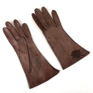 Vintage 50s/60s brown leather gloves flower applique, dress gloves, Size XS
