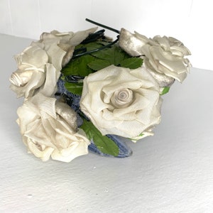 Vintage 50s/60s white roses curvette or crescent style hat, headband style hat zdjęcie 2