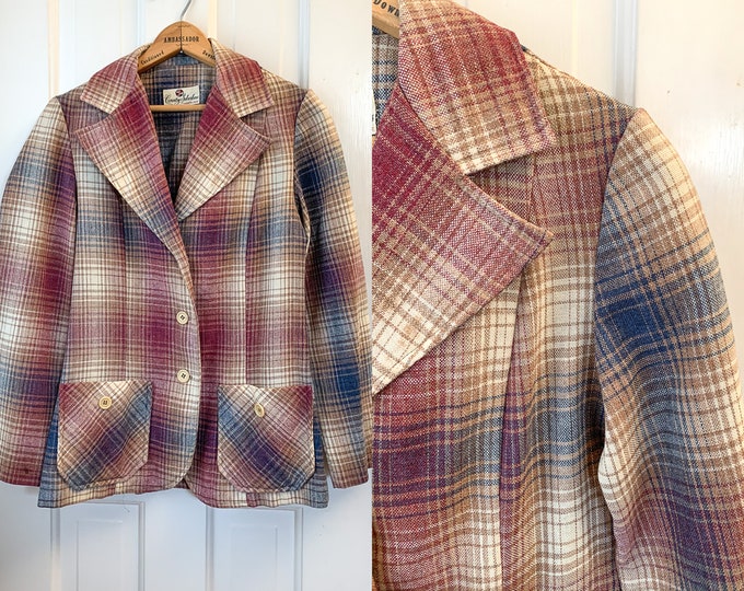 Vintage 1970s wool plaid blazer with notched collar and pockets, menswear inspired jacket, made by Country Suburbans, Size S