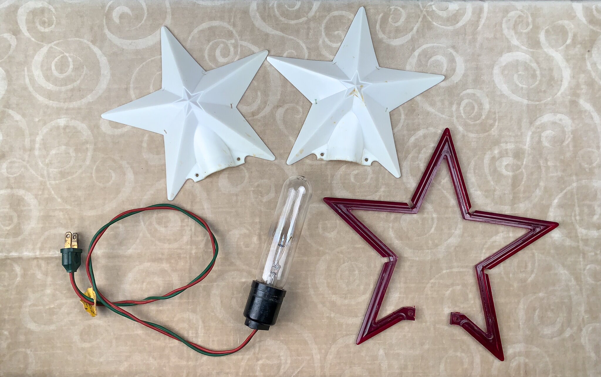 Vintage 1950s lighted white plastic Christmas tree star with red