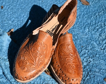 Huaraches de cuero hechos a mano: sandalias mexicanas con estampados florales