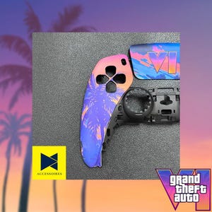 Puede incluir: Una carcasa de mando personalizada con un vibrante diseño de palmeras al atardecer en tonos morados, naranjas y azules. La carcasa va acompañada de otras piezas del mando y el texto "VI". El logotipo de "Grand Theft Auto" es visible.