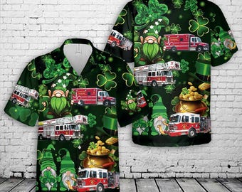 Camisa hawaiana de bombero del Día de San Patricio, camisa aloha de camión de bomberos de duende, camisa de trébol irlandés, regalo divertido de bombero