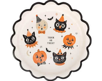 Vintage Halloween Characters Plate - 8 Ct  | Halloween Party Tableware | Fall Entertaining
